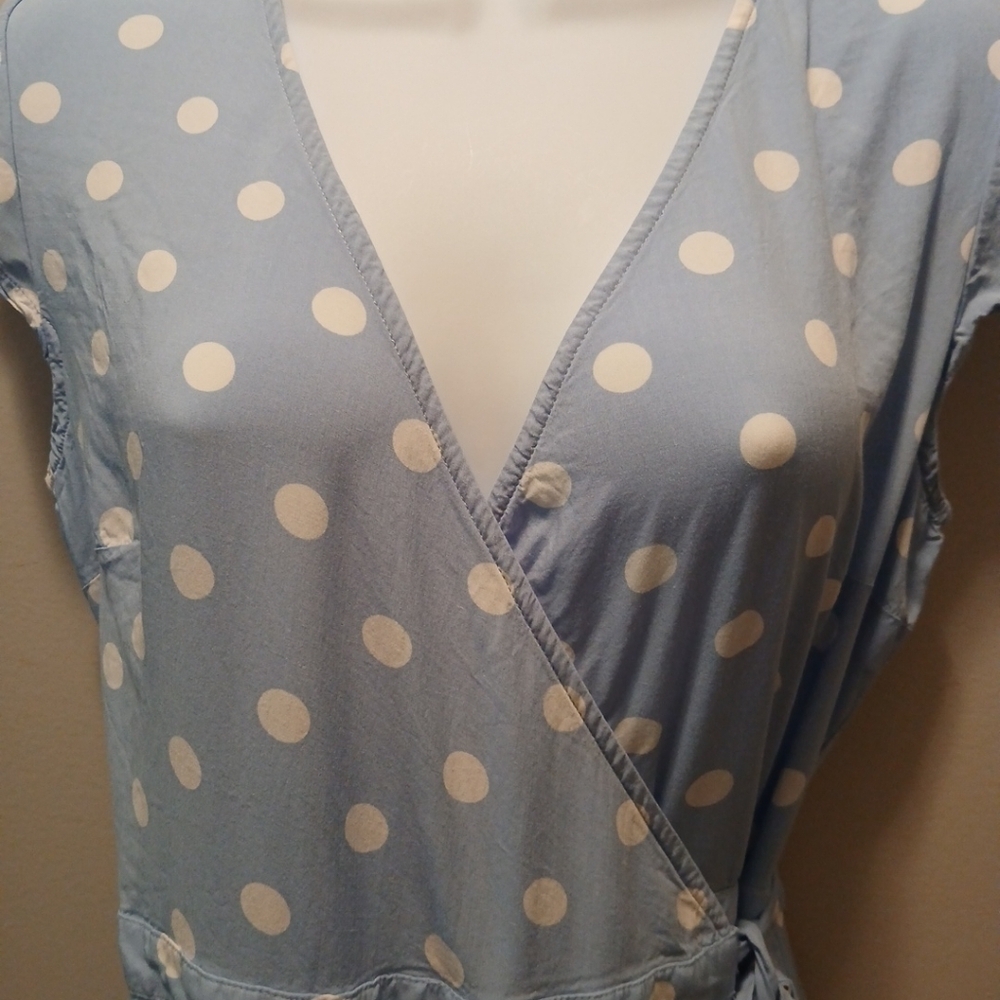 J Crew Baby Blue Polka Dot Short Sleeve Wrap Midi Dress Size Small - Picture 2 of 5